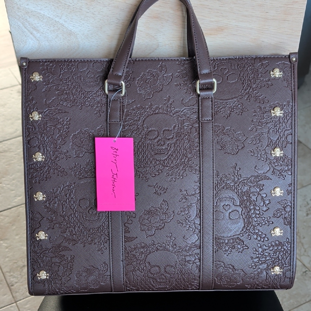 Betsey Johnson "XOMATTIE" Chocolate Skull Embossed Tote With Crossbody Strap NWT - Picture 2 of 6